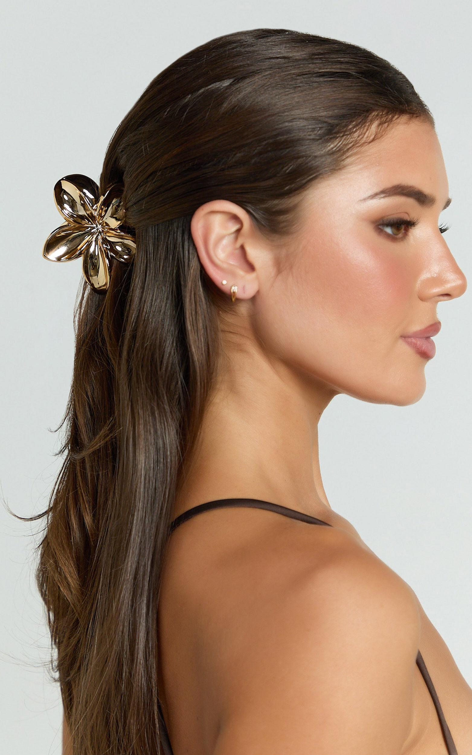 Oliver Flower Hair Clip in Gold Product Image