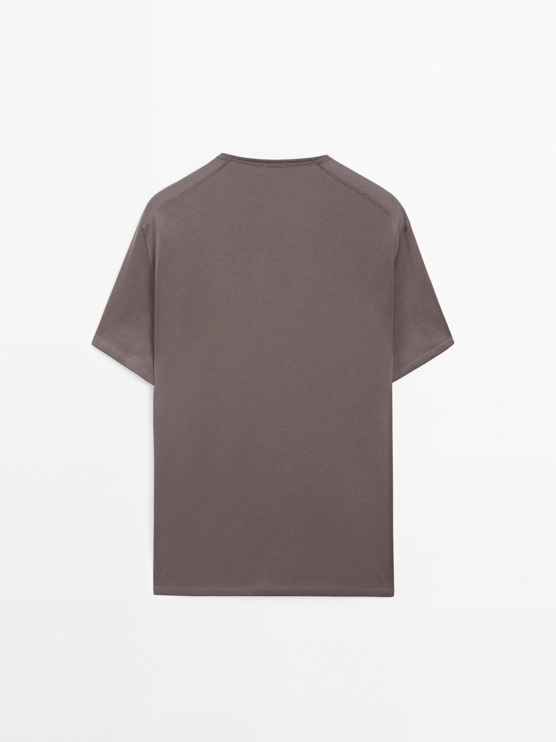 100% cotton lightweight T-shirt Product Image