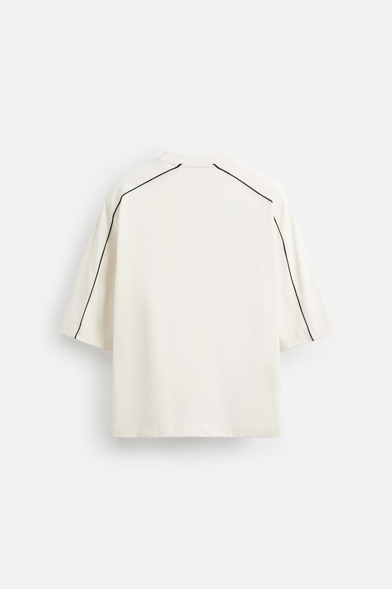 CONTRASTING TRIM SWEATSHIRT Product Image