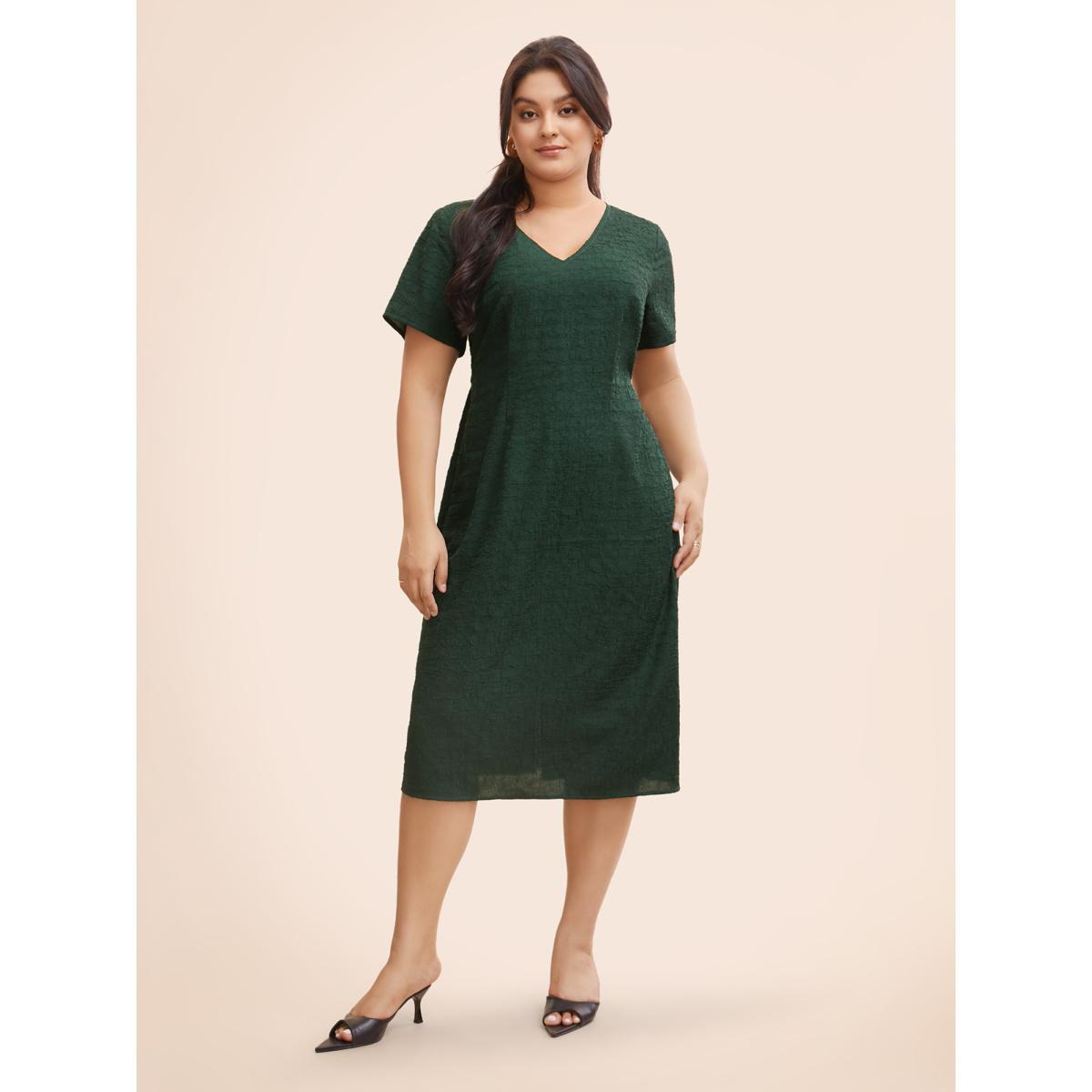 Plus Size Texture Gathered Split Hem Dress DarkGreen Women Elegant Texture V-neck Short sleeve Curvy BloomChic 14-16/1X Product Image
