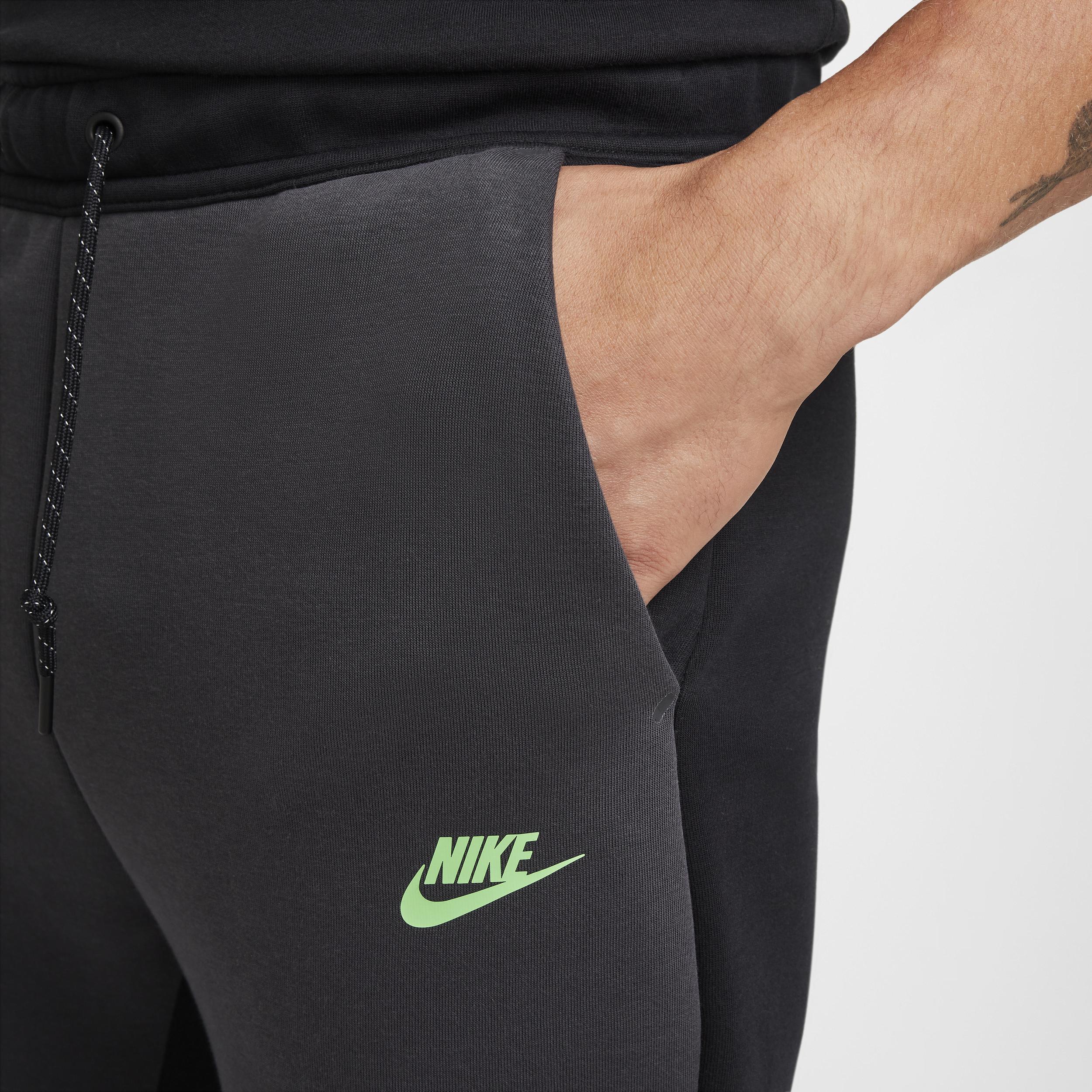 Nike Mens Tech Fleece Jogger Pants Product Image
