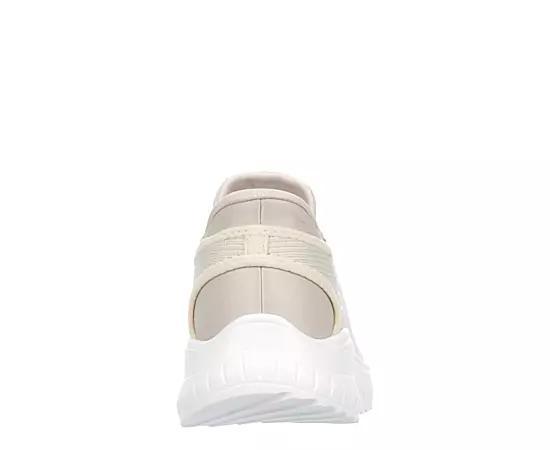 Skechers Womens Slip-Ins Squad Chaos Sneaker Product Image