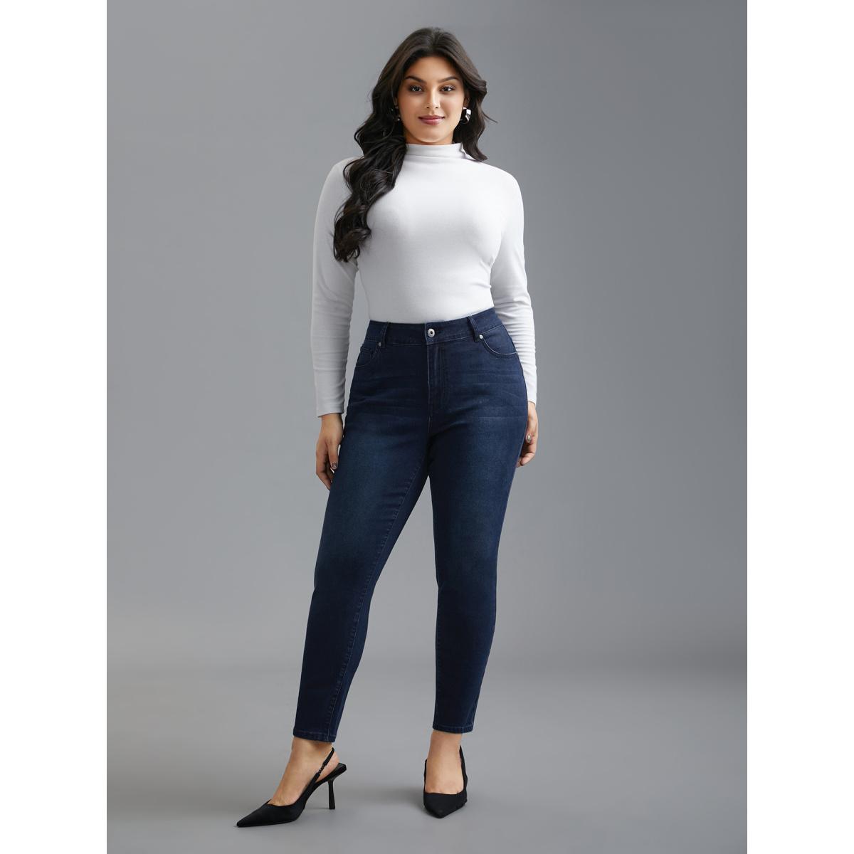 Plus Size Booty-Lifting Skinny Fit Mid-Rise Jeans Women Denimindigo Elegant Button Medium stretch Slanted pocket Jeans BloomChic 12/L Product Image