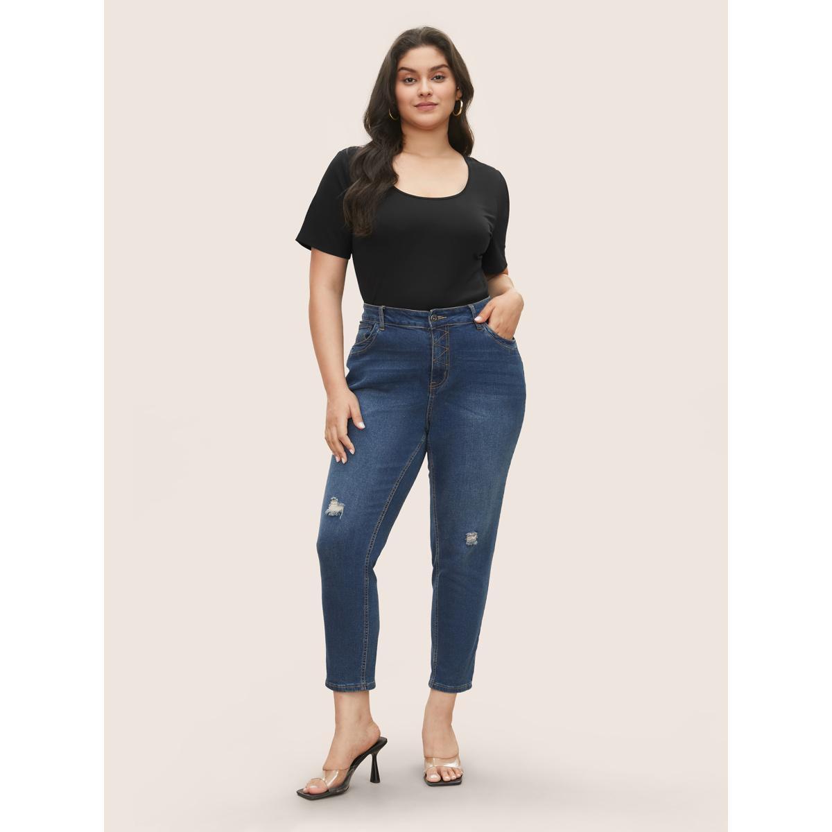 Plus Size Basic Solid Color U Neck T-shirt Black Women Basics U-neck Everyday T-shirts BloomChic 28/5X Product Image