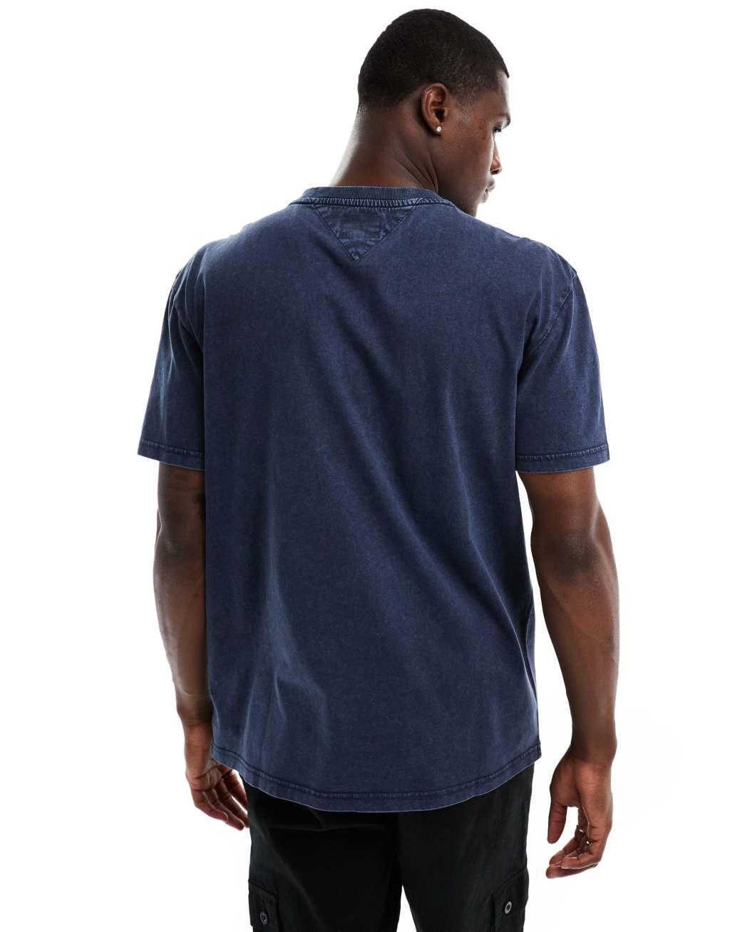 Tommy Jeans archive label logo T-shirt in navy Product Image