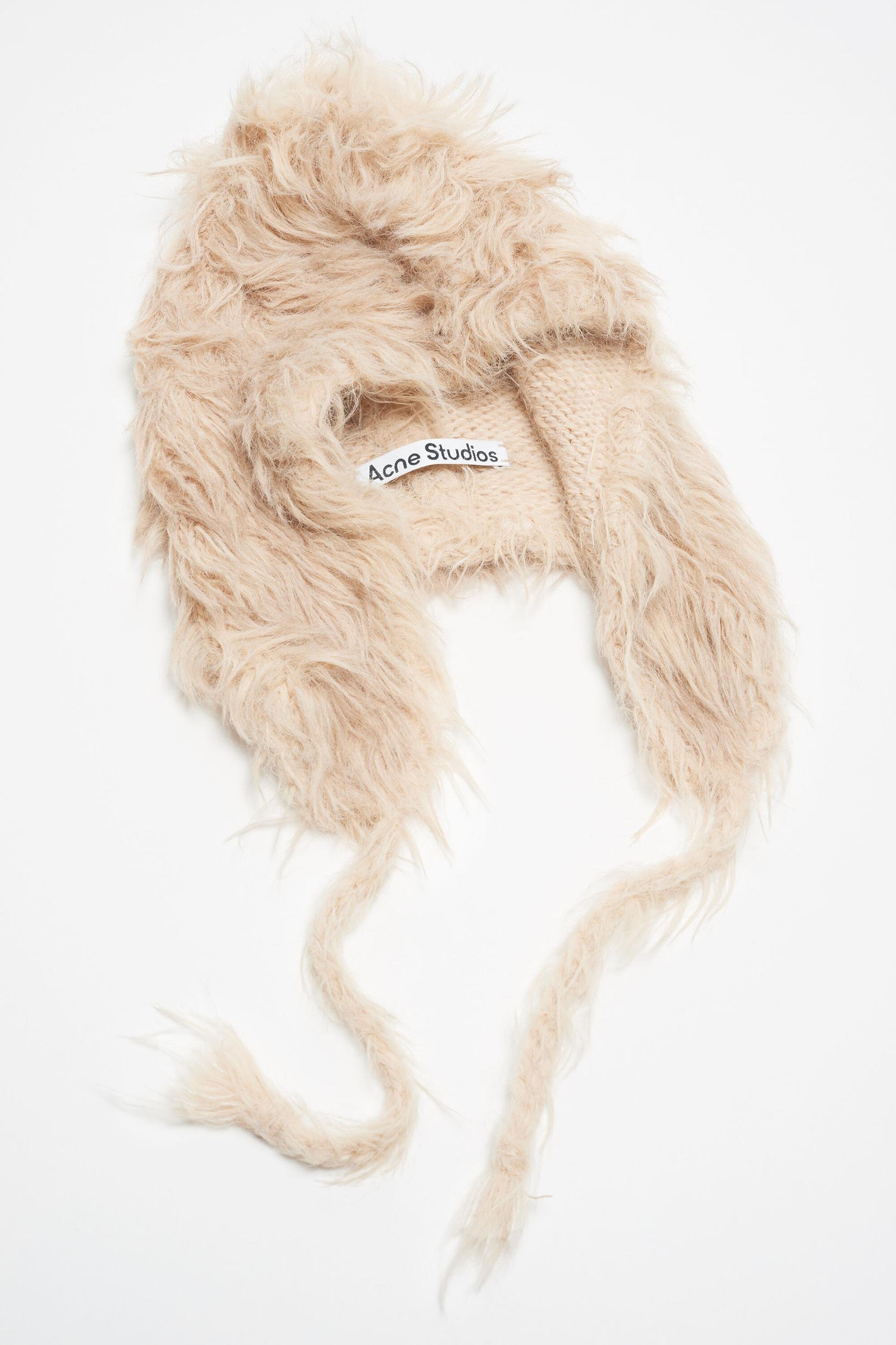 Fluffy hat Product Image