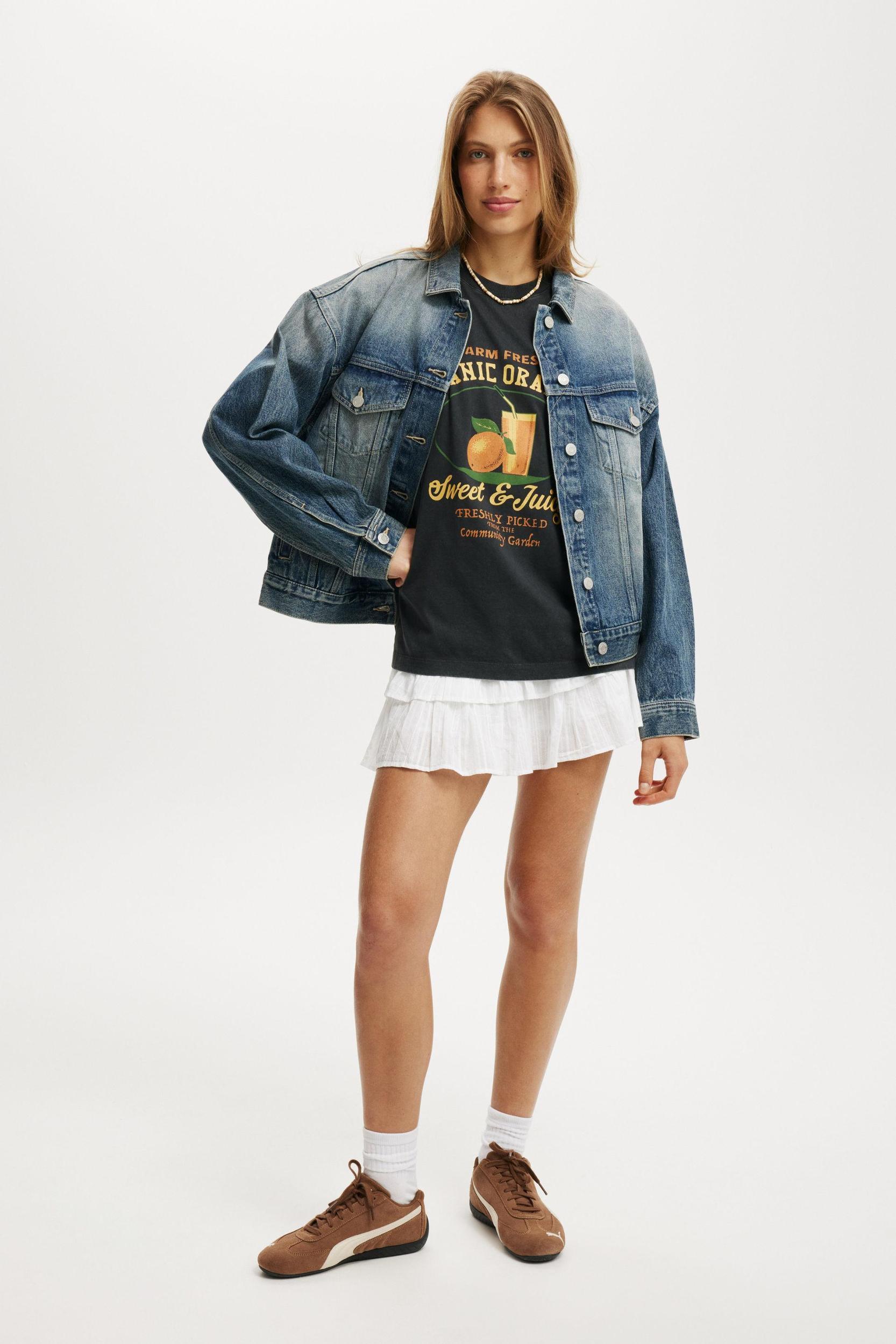 The Boxy Graphic Tee Product Image