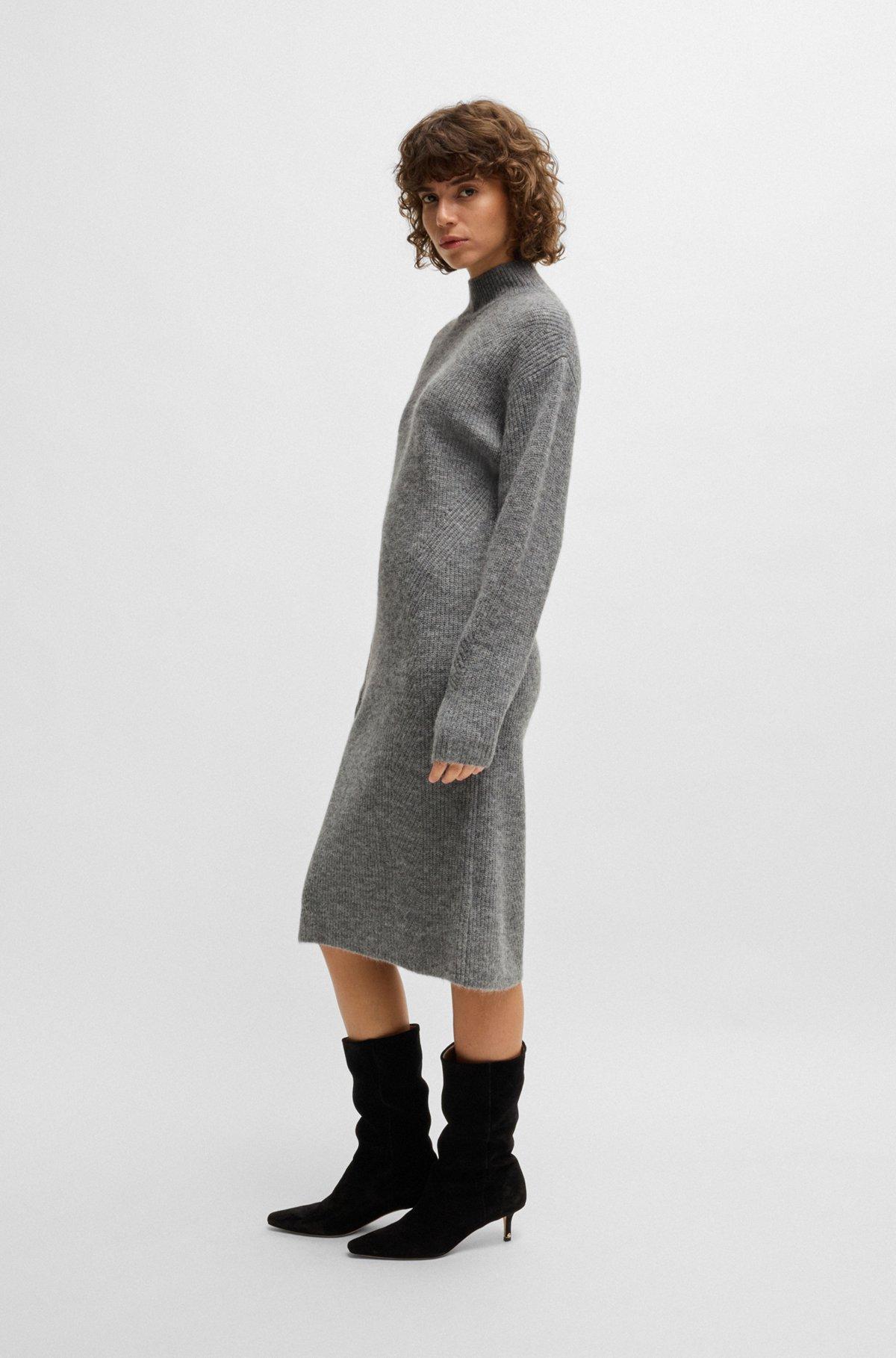 Long-sleeved relaxed-fit dress with mixed ribbing Product Image