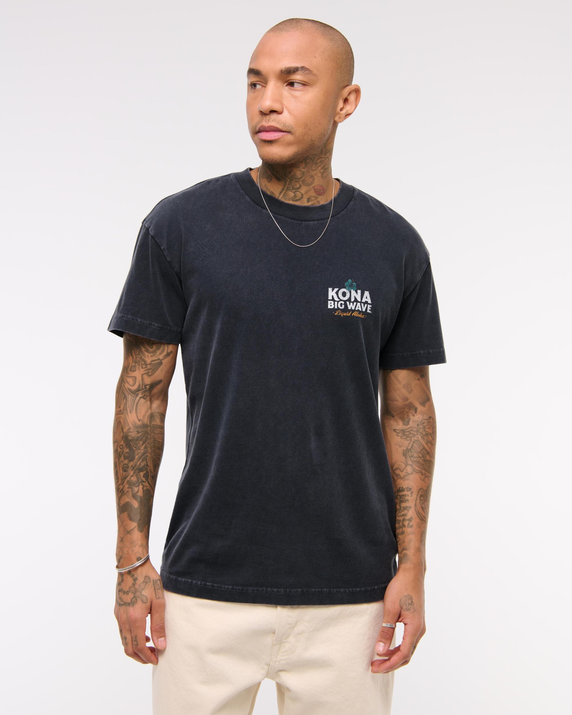 Modelo Graphic Tee Product Image