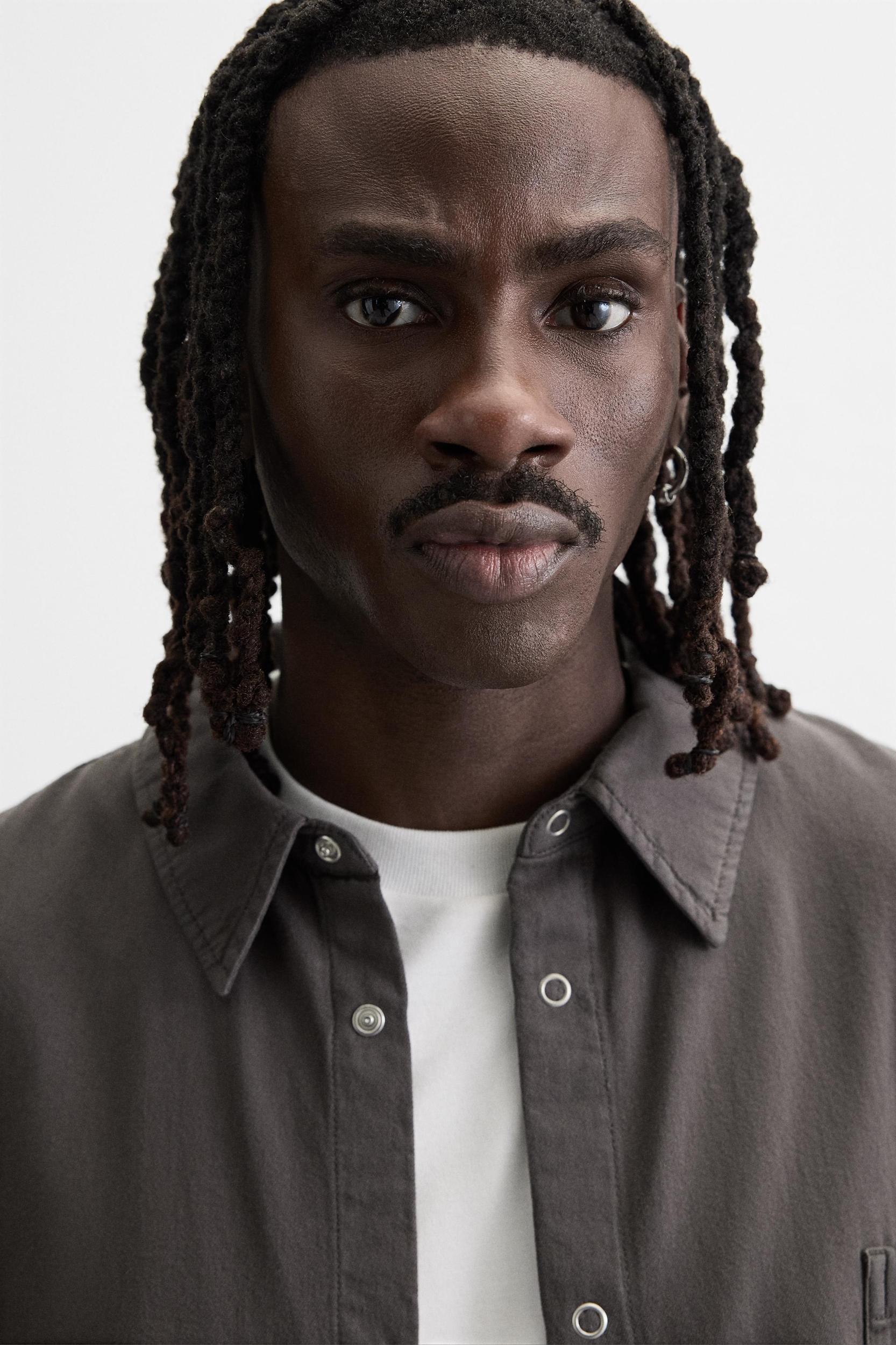 LIGHTWEIGHT DENIM SHIRT Product Image