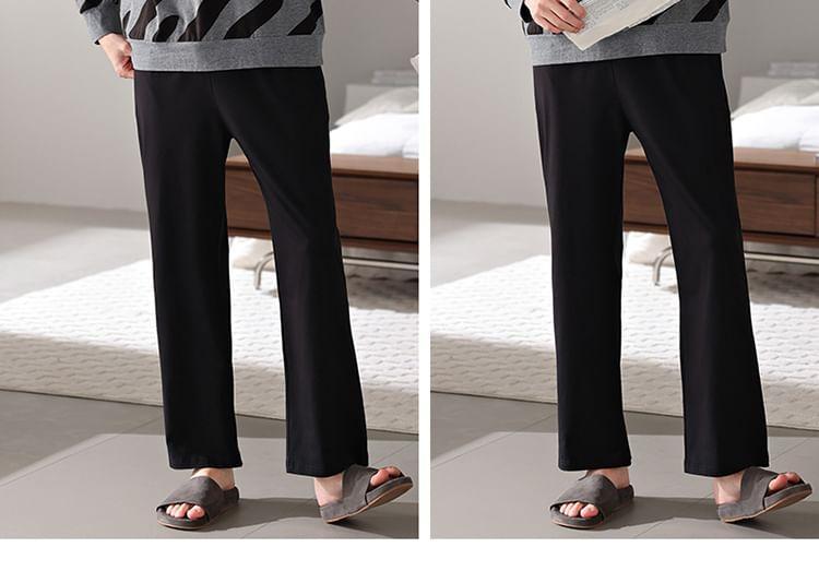 Pajama Set: Long-Sleeve Round Neck Two Tone Print T-Shirt + Plain Pants Product Image