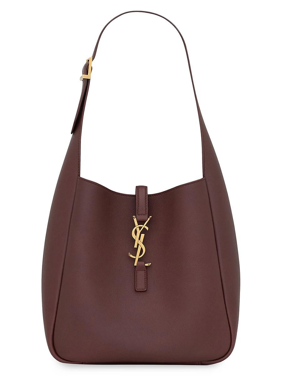 Womens Le 5  7 Supple Small Shoulder Bag in Grained Leather Product Image