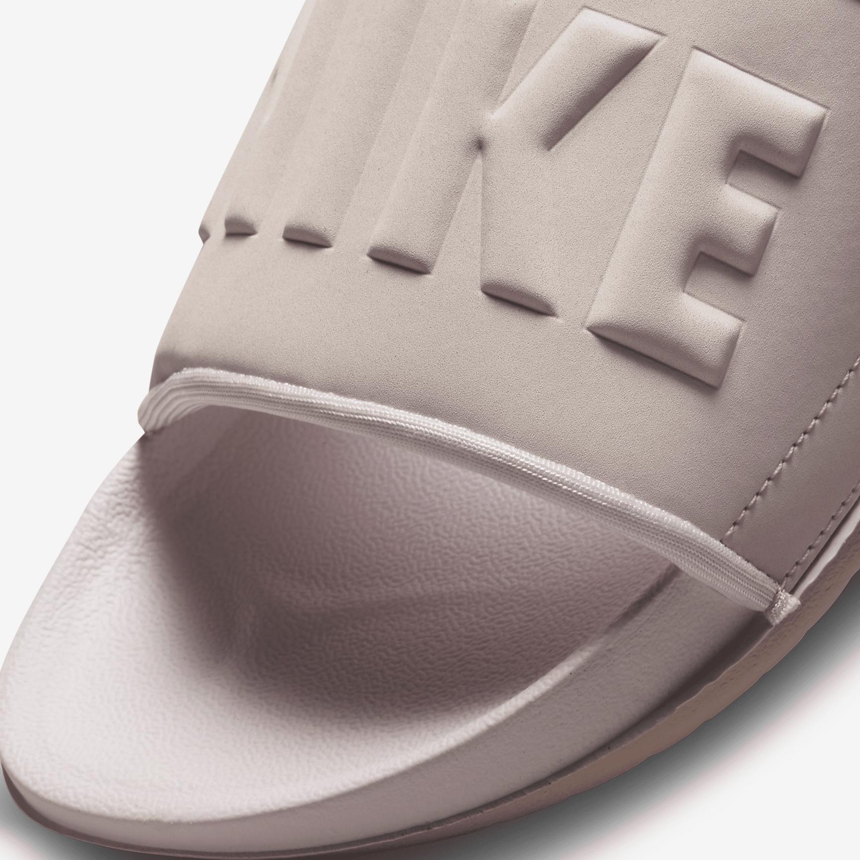 Nike Women's Offcourt Slides Product Image