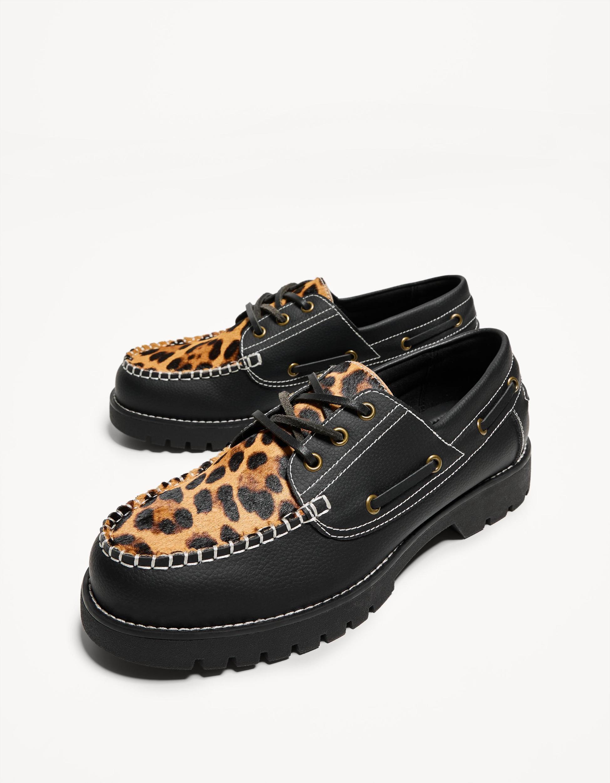 Animal print deck shoes Product Image