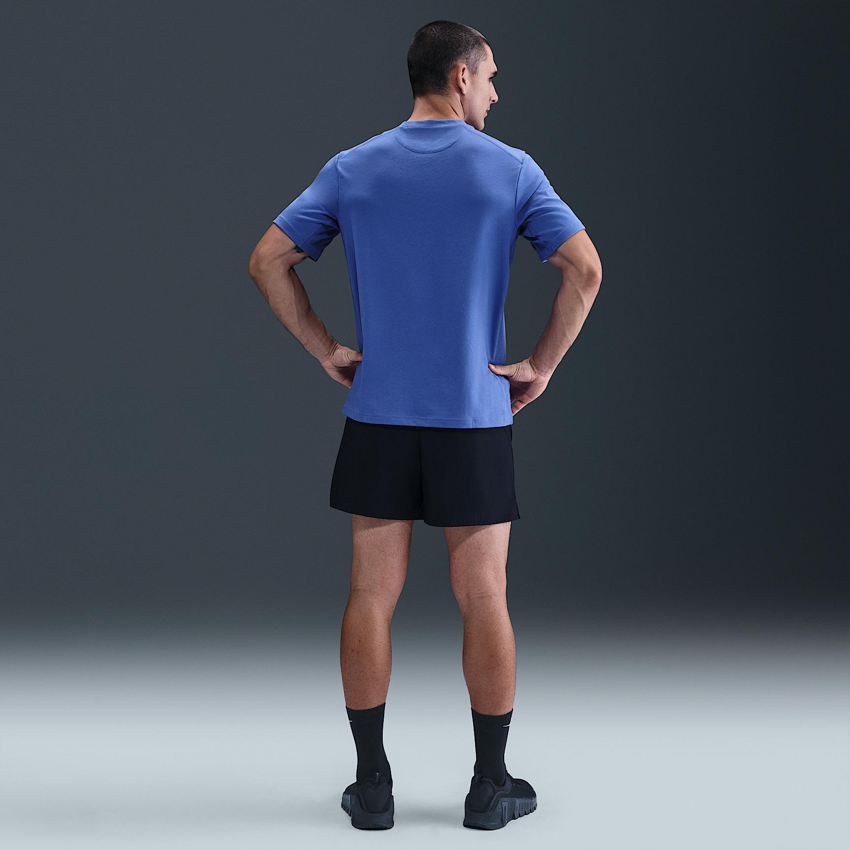 Nike Primary Men's Dri-FIT Short-Sleeve Versatile Top Product Image