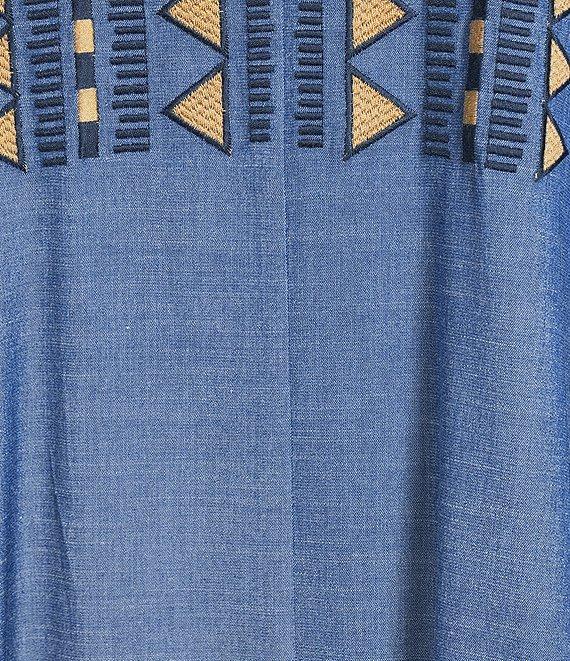 Calessa Petite Size Embroidered Split V-Neck 3/4 Sleeve Shift Dress Product Image