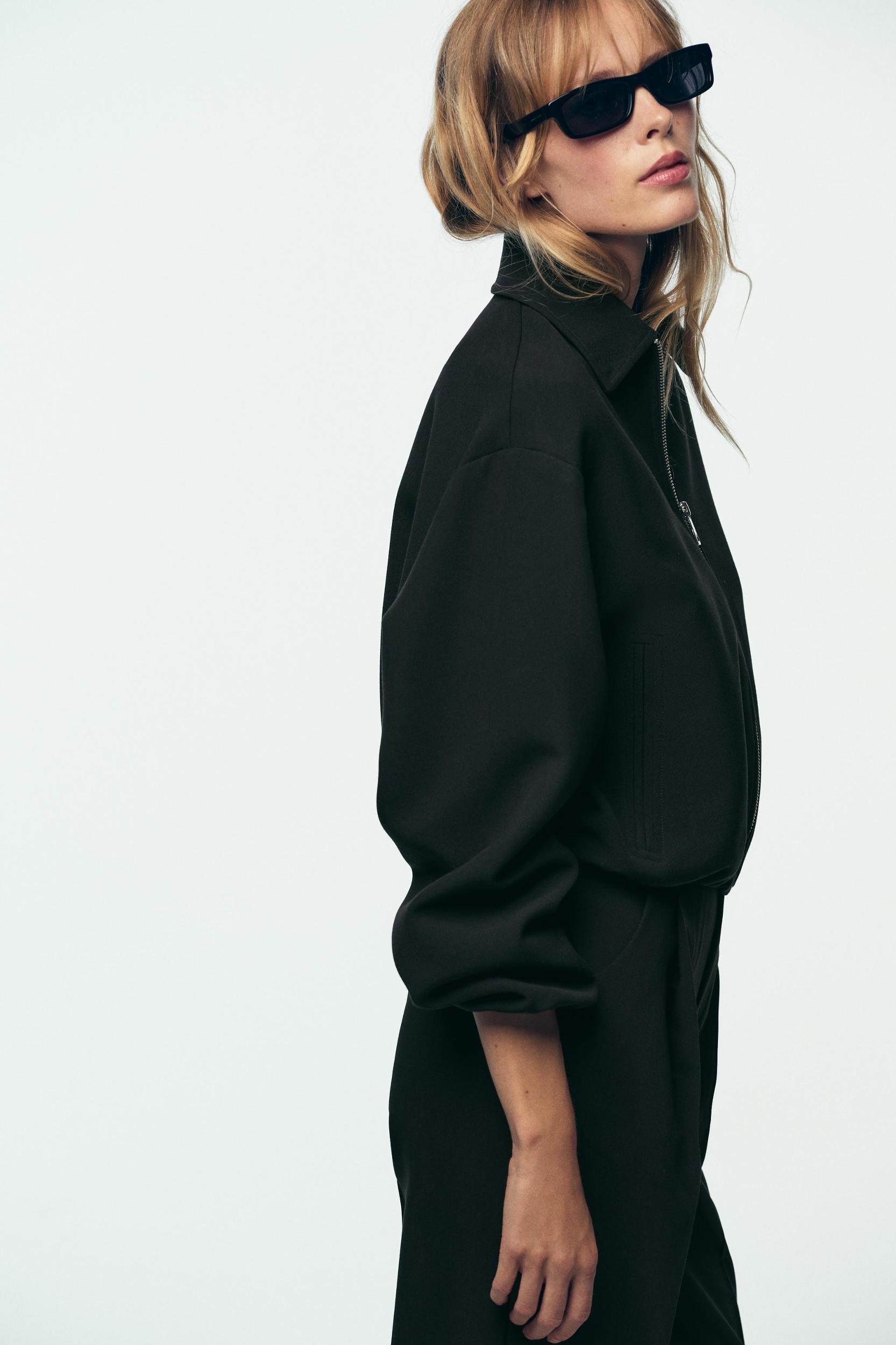 ZIP-UP GATHERED JACKET Product Image