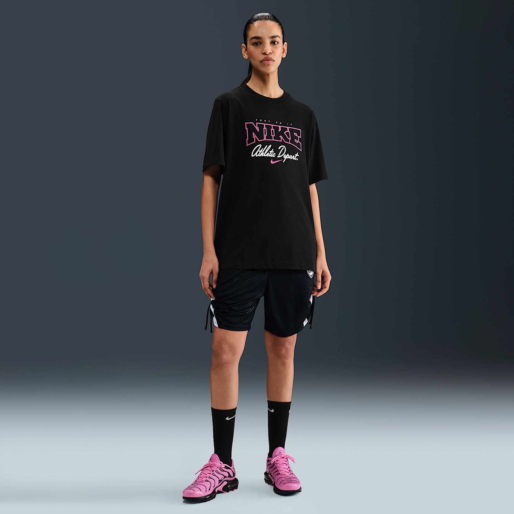 Women's Nike Sportswear Loose Short-Sleeve Graphic T-Shirt Product Image