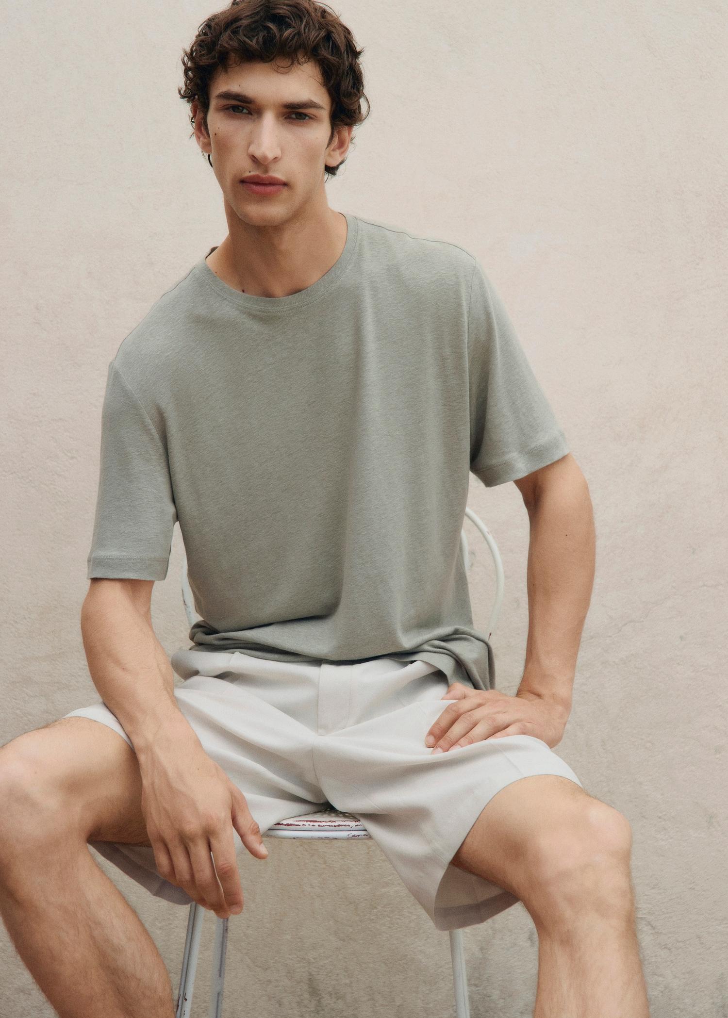 Linen slim-fit t-shirt - Men | MANGO USA Product Image