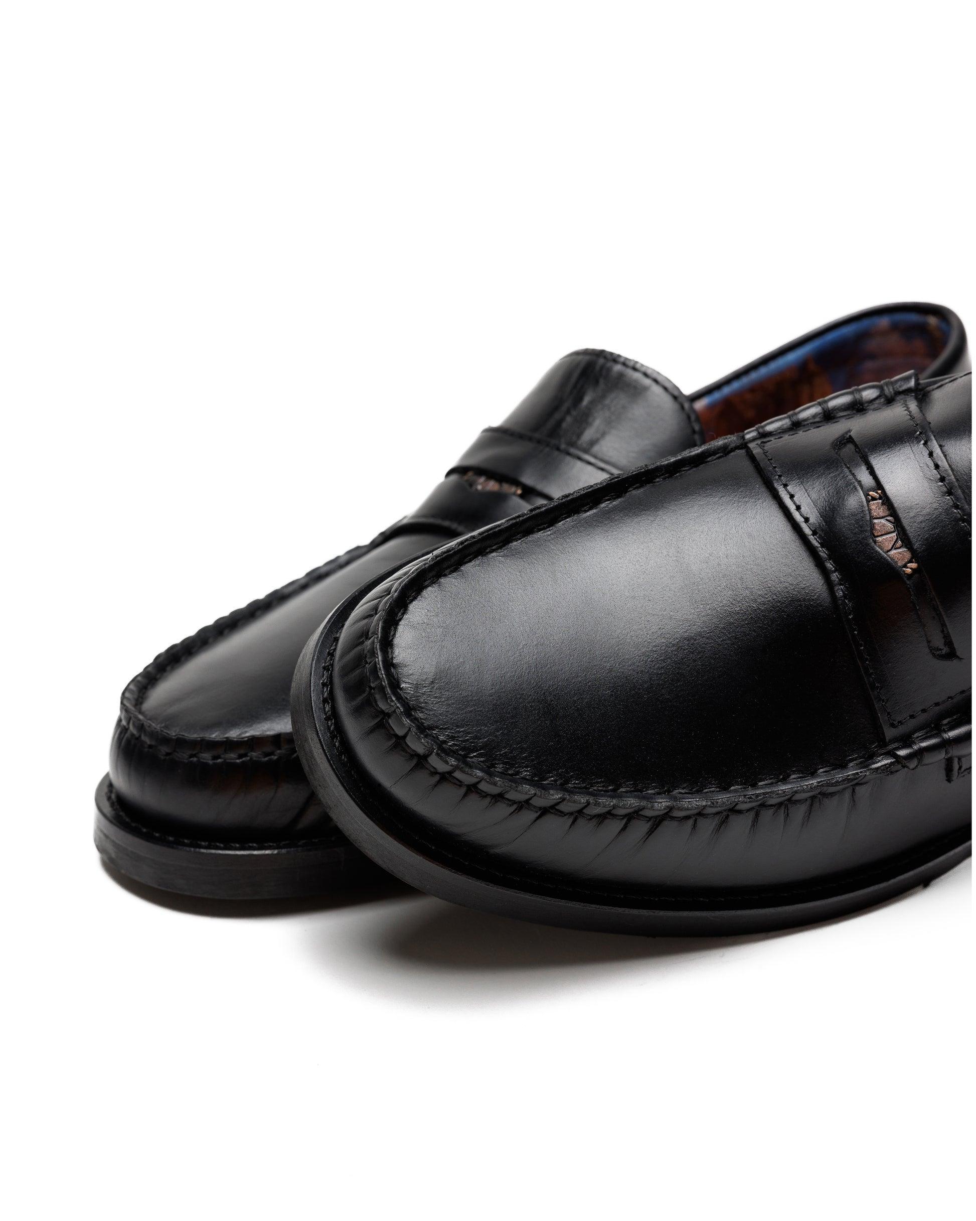 Riviera Black Leather Product Image