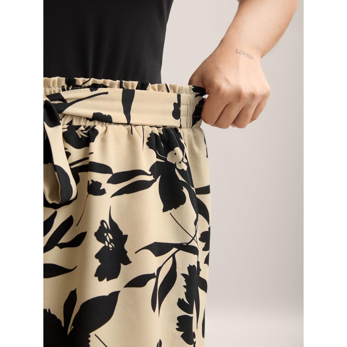 Plus Size Large Flower Print Belted Straight-Leg Shorts Women LightBrown Elegant Tie knot Straight Leg Everyday-Elegant Shorts BloomChic 26/4X Product Image