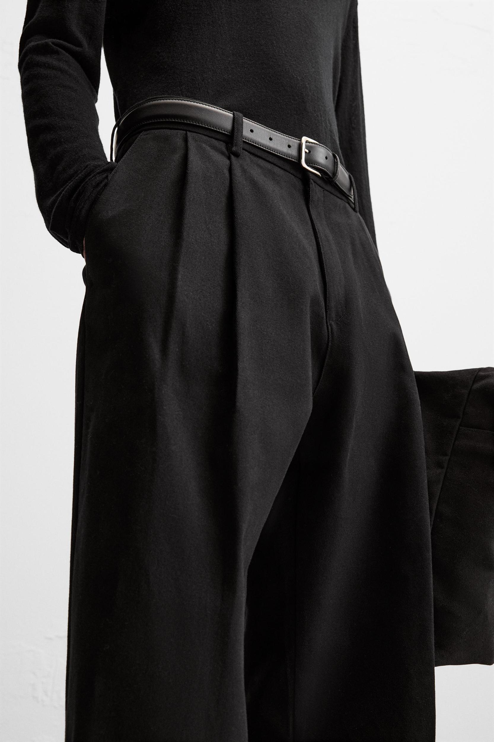 BALLOON FIT PLEATED PANTS Product Image