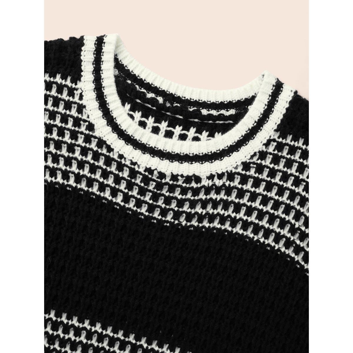 Plus Size Contrast Textured Drop Shoulder Sleeve Pullover Black Women Casual Loose Long Sleeve Round Neck Everyday Pullovers BloomChic 26/4X Product Image