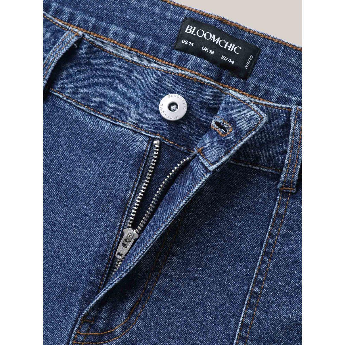 Plus Size Stretchy Mid-Rise Capri Jeans Women Midblue Medium stretch Slanted pocket Jeans BloomChic 28/5X Product Image