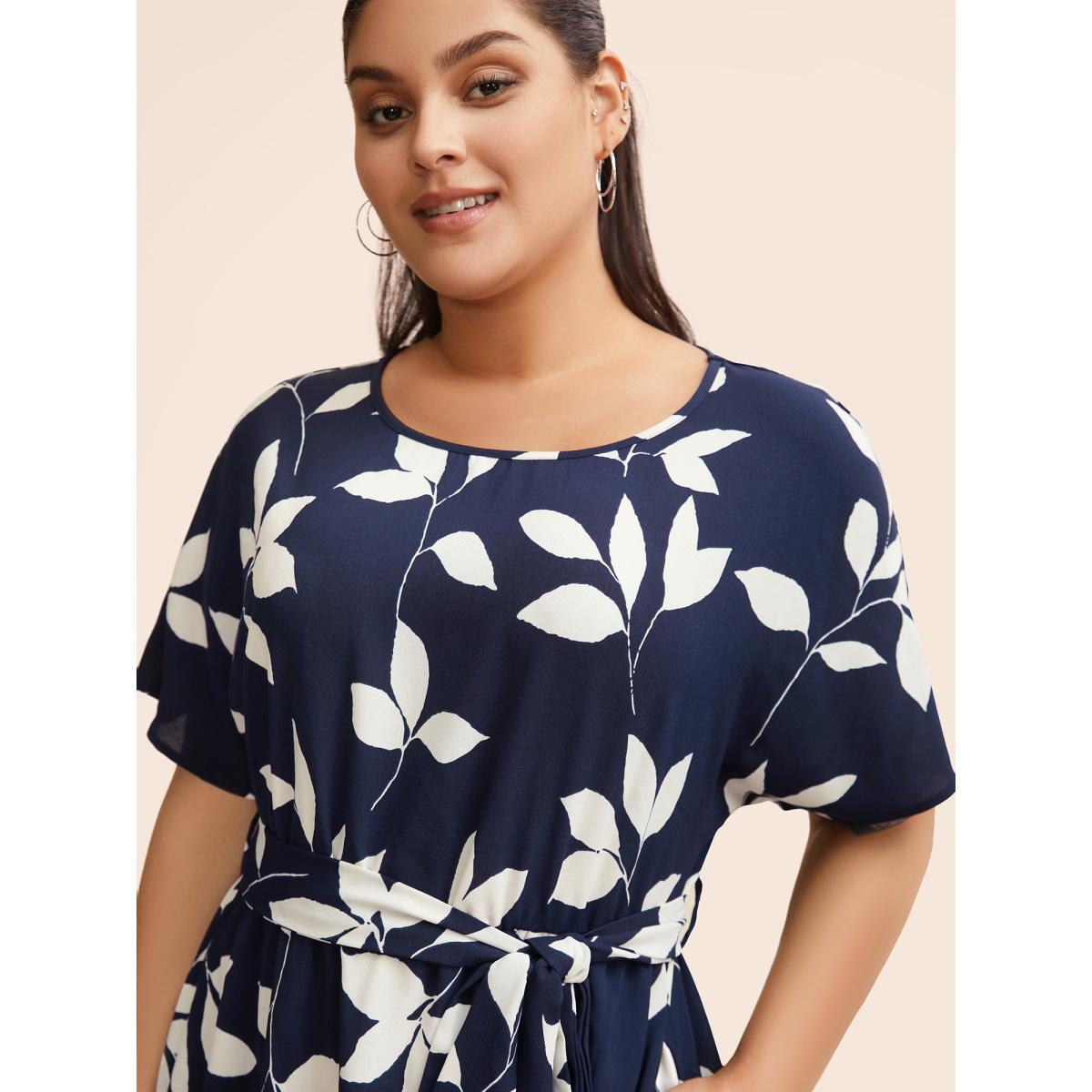 Plus Size Leaf Print Pocket Belted Dress DarkBlue Women Casual Belted Round Neck Short sleeve Curvy Midi Dress BloomChic 30/6X Product Image
