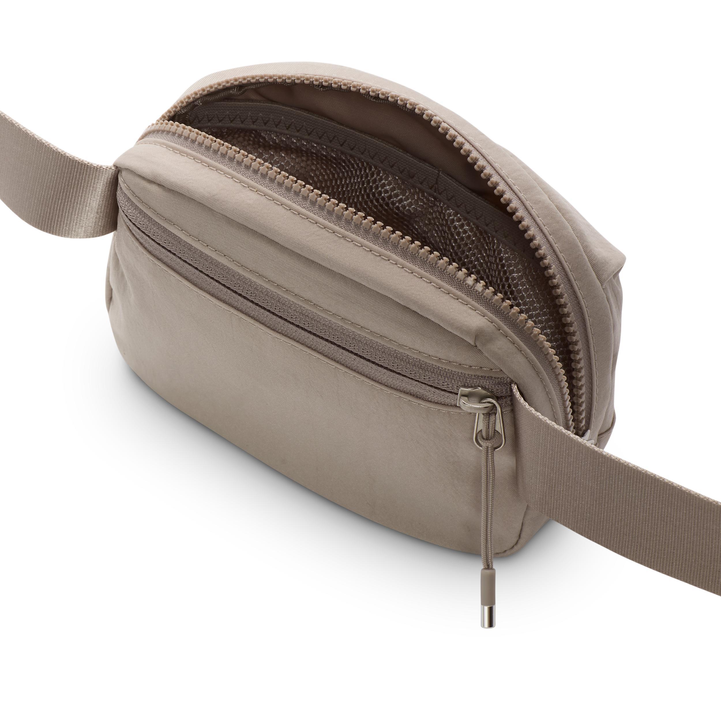 Nike Aura Crossbody Bag (2L) Product Image