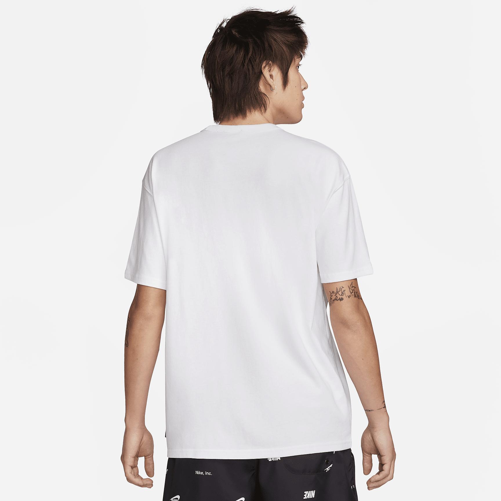 Men's Nike Sportswear Premium Essentials Pocket T-Shirt Product Image