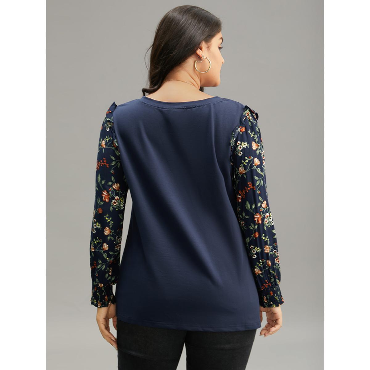 Plus Size Plants Print Patchwork Shirred Frill Trim T-shirt Navy Women Elegant Patchwork Ditsy Floral V-neck Dailywear T-shirts BloomChic 30/6X Product Image
