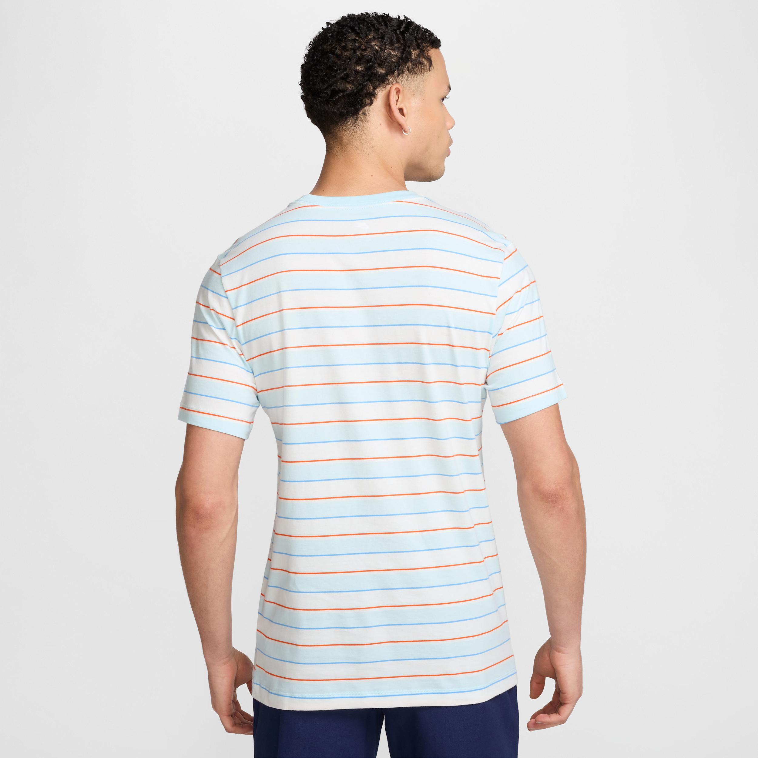 Nike Club Men's T-Shirt Product Image