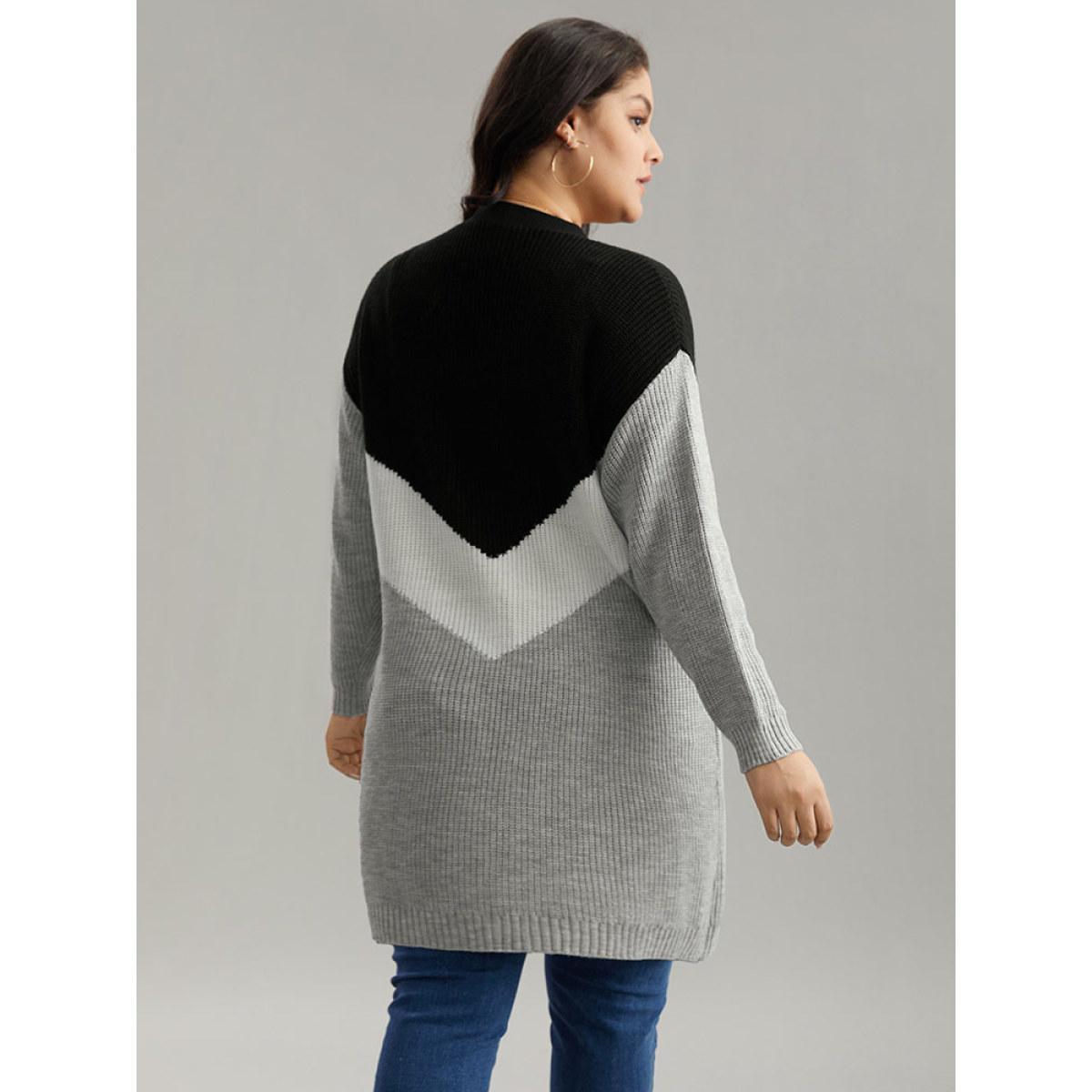 Plus Size Colorblock Contrast Pocket Open Front Cardigan DarkGray Women Casual Loose Long Sleeve Dailywear Cardigans BloomChic 28/5X Product Image