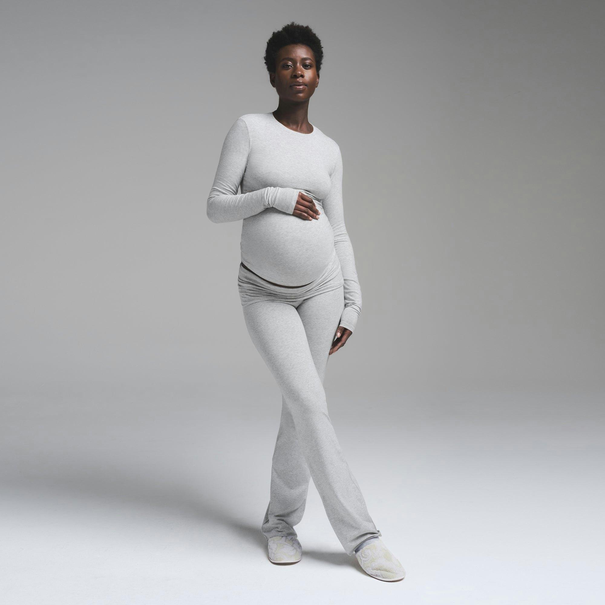 COTTON JERSEY MATERNITY LONG SLEEVE T-SHIRT | LIGHT HEATHER GREY Product Image