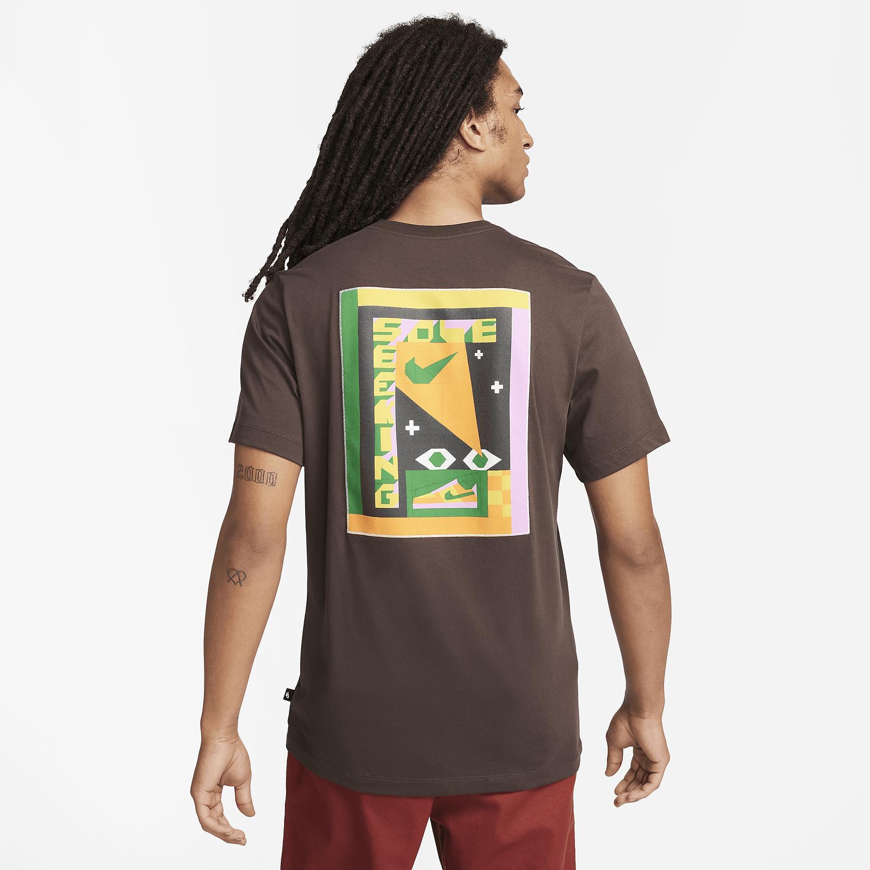Nike Sportswear Men's T-Shirt Product Image