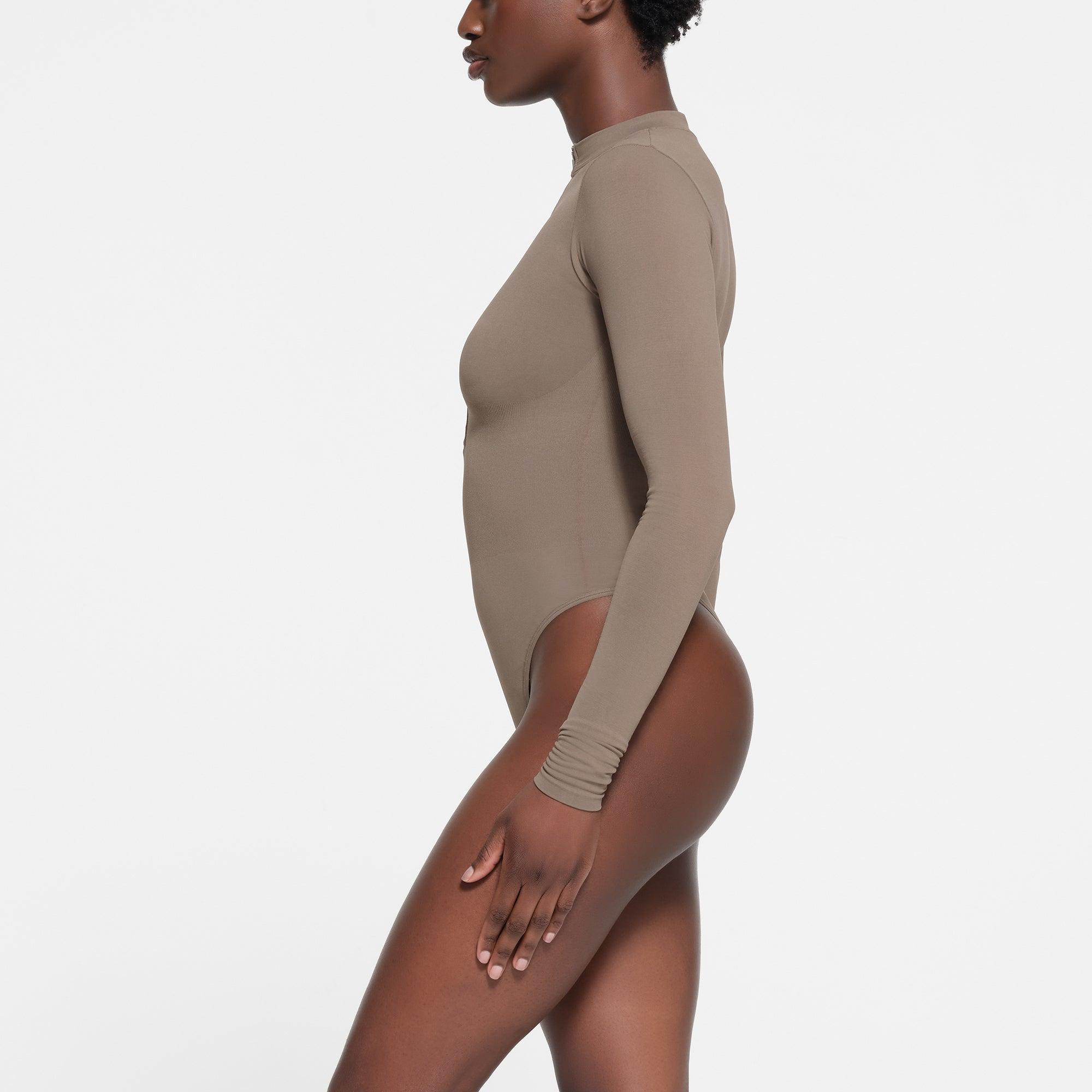 CONTOUR NYLON LEGGING | TRUFFLE Product Image