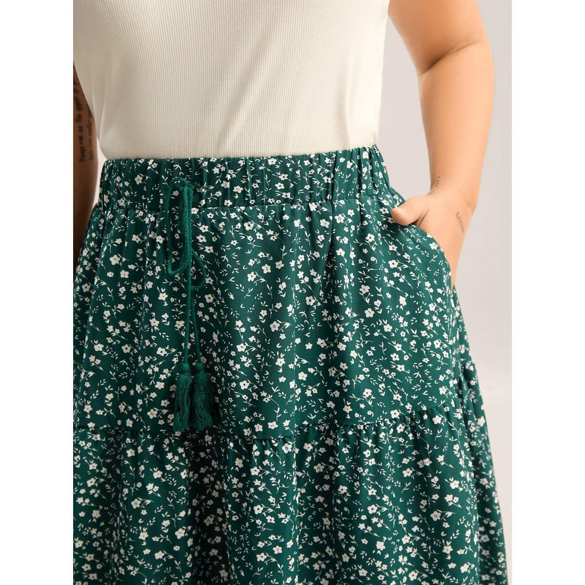 Plus Size Ditsy Floral Print Tiered Tied Maxi Skirt Women Emerald Loose No stretch Side seam pocket Vacation Skirts BloomChic 26/4X Product Image