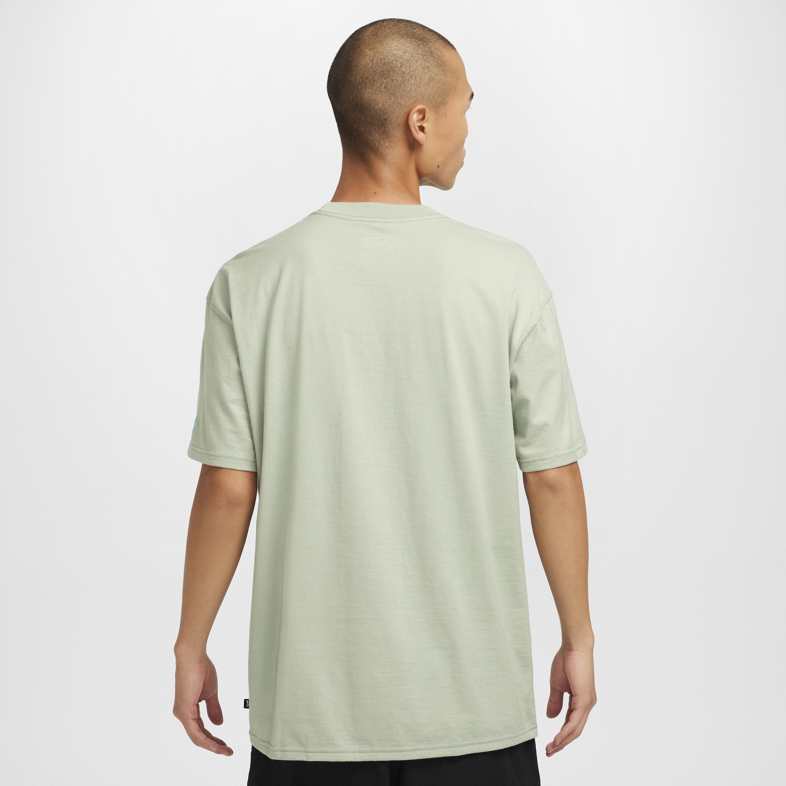 Nike Sportswear Men's Max90 T-Shirt Product Image