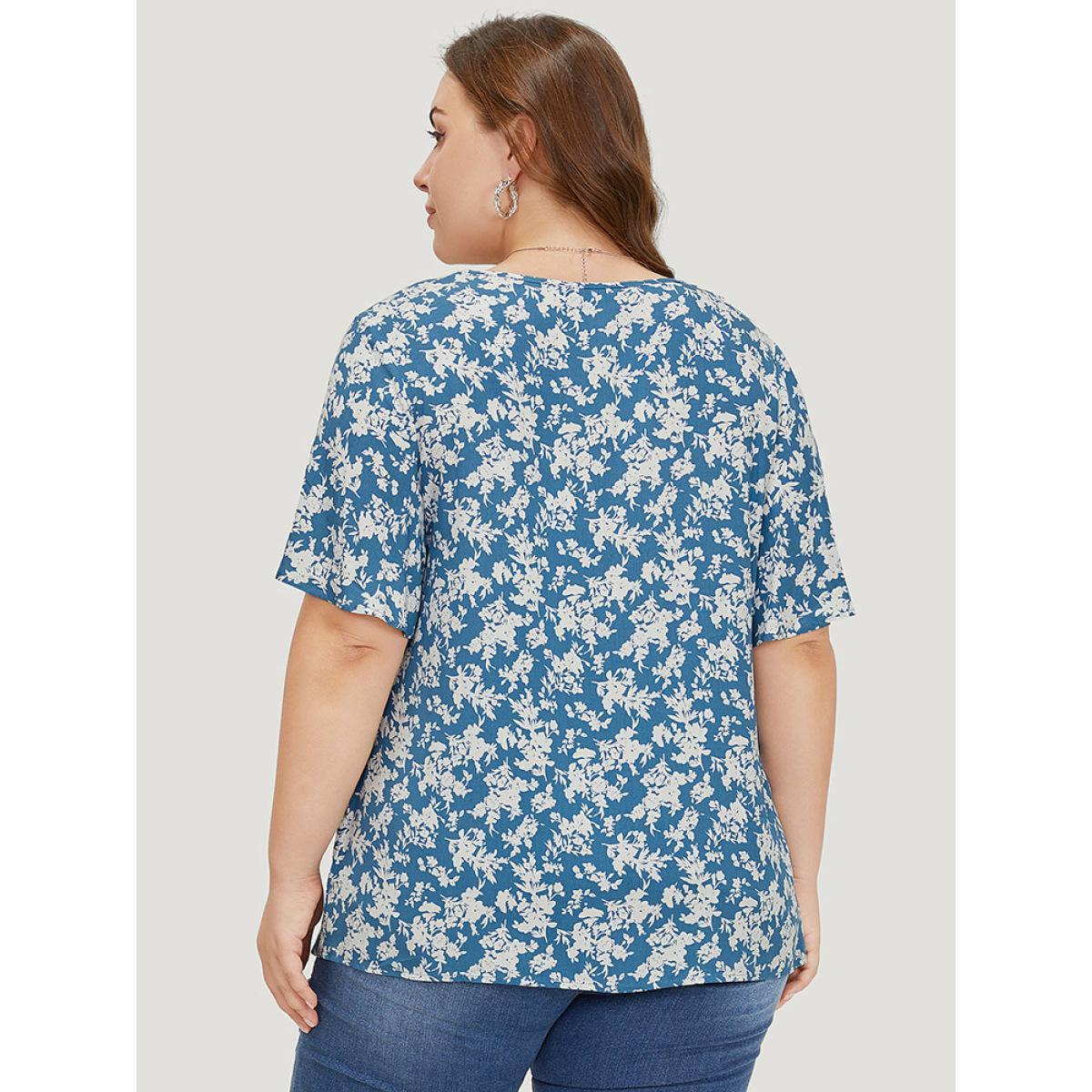 Plus Size Cerulean Floral Flutter Sleeve Gathered Blouse Women Elegant Short sleeve V-neck Dailywear Blouses BloomChic 30/6X Product Image