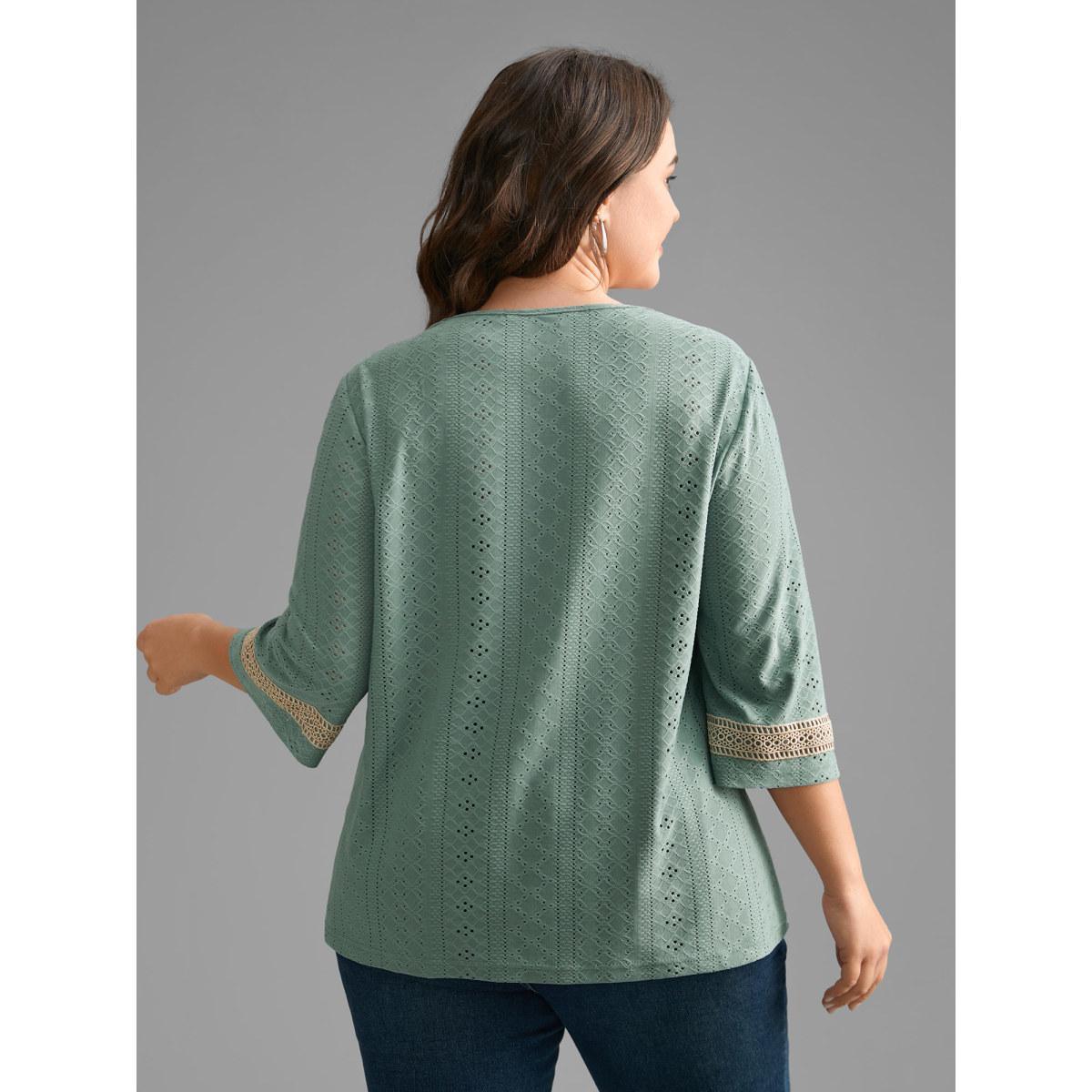 Plus Size Woven Ribbon Patchwork Contrast T-shirt Greenbean Women Casual Woven ribbon&lace trim V-neck Everyday T-shirts BloomChic 18-20/2X Product Image