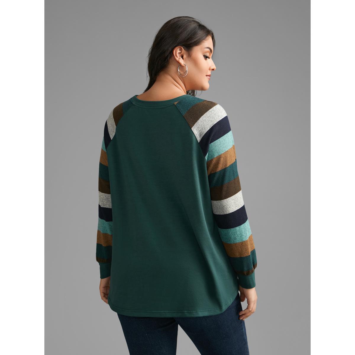 Plus Size Contrast Patched Pocket Raglan Sleeve Sweatshirt Women Cyan Casual Contrast Round Neck Everyday Sweatshirts BloomChic 30/6X Product Image