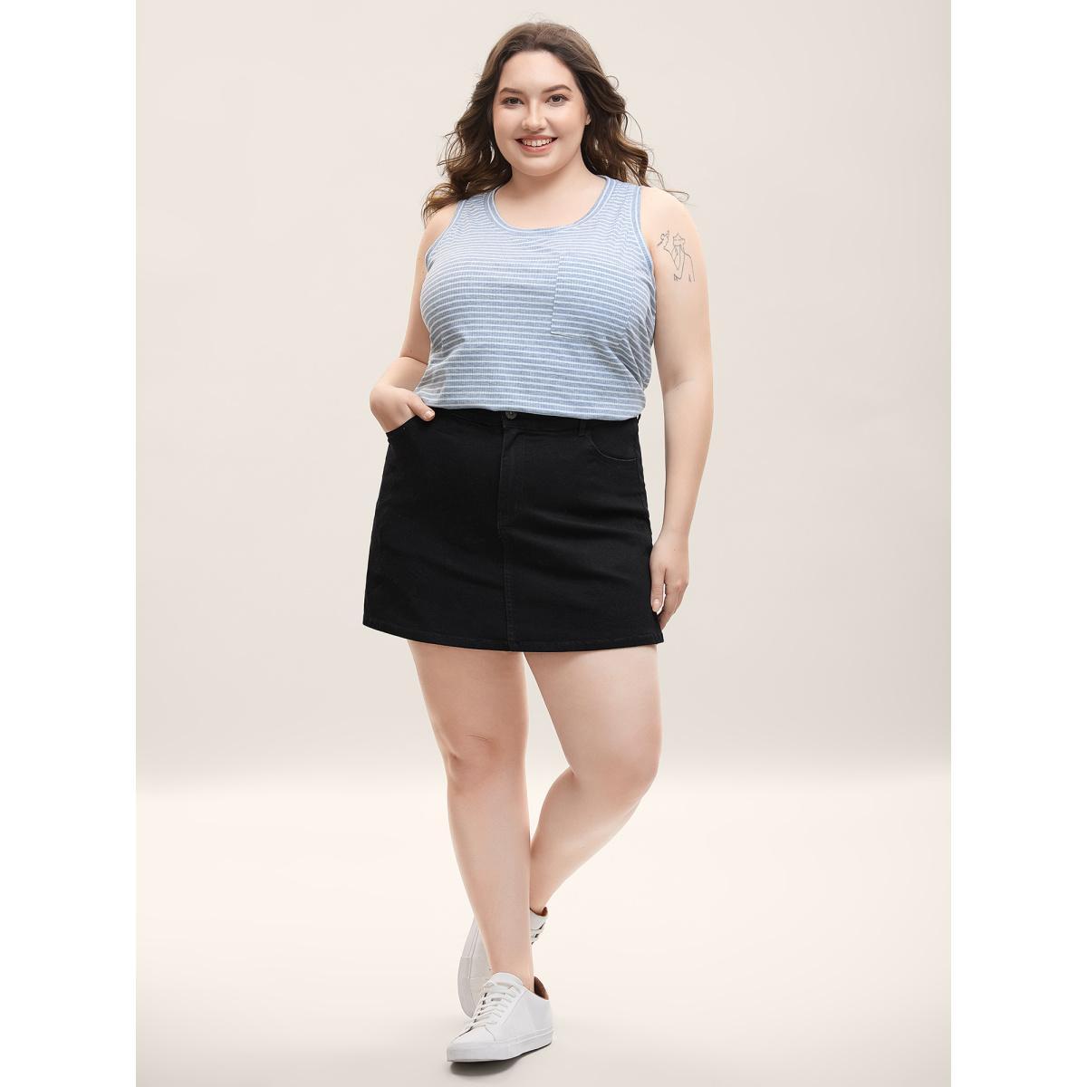 Plus Size Plain Slit Fitted Denim Skorts Women Denimblack Low stretch Everyday-Casual Slanted pocket Denim Shorts BloomChic 18/2X Product Image