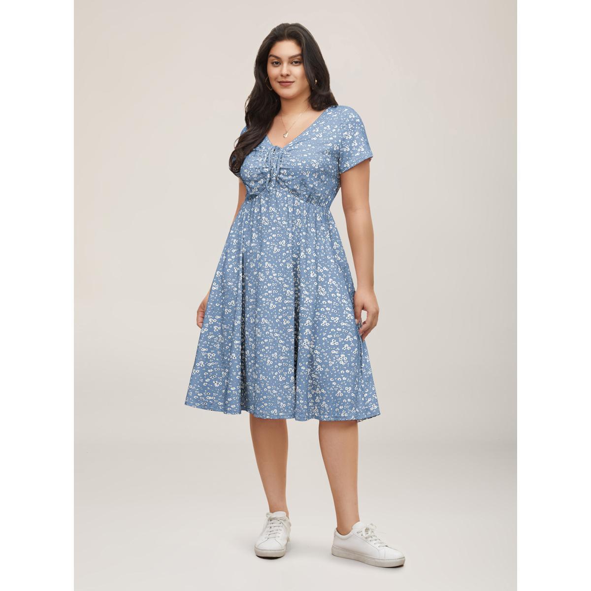 Plus Size Ditsy Floral Elastic Waist Knot Drawstring Dress LightBlue Women Casual Non V-neck Short sleeve Curvy Midi Dress BloomChic 12/L Product Image