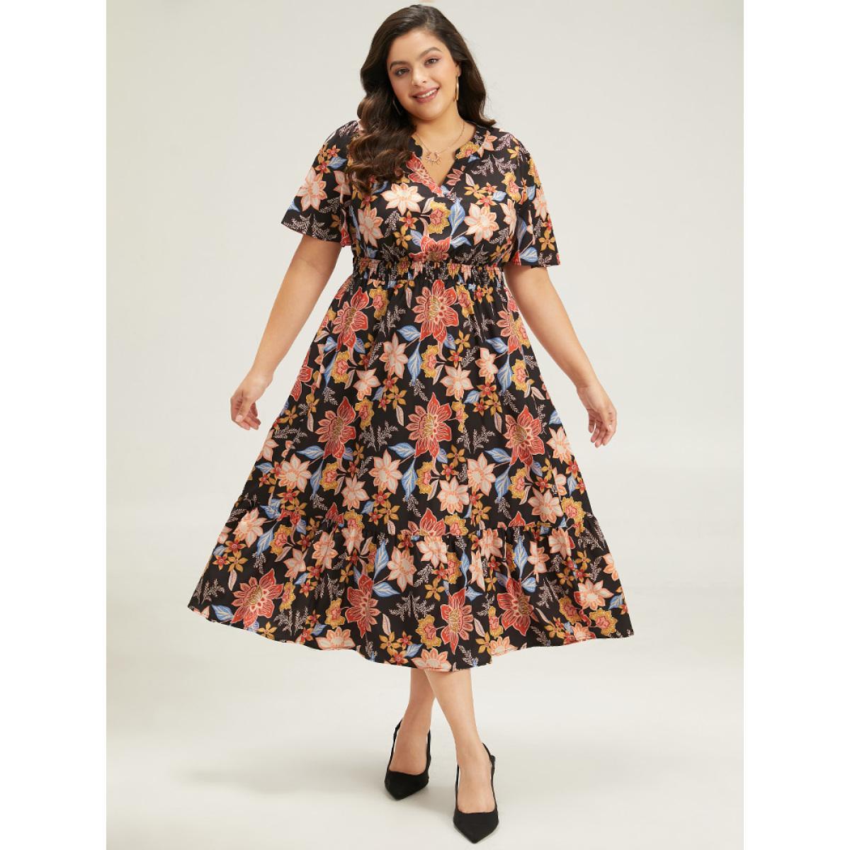 Plus Size Floral Print Shirred Pocket Notched Ruffled Hem Dress Black Women Vacation Printed Notched collar Short sleeve Curvy Midi Dress BloomChic 14-16/1X Product Image