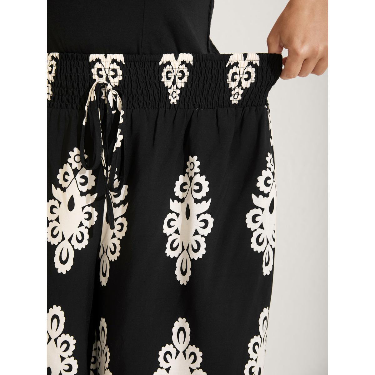 Plus Size Ornate Print Shirred Wide-Leg Pants Women Black Resort Wide Leg Mid Rise Vacation Pants BloomChic 26/4X Product Image