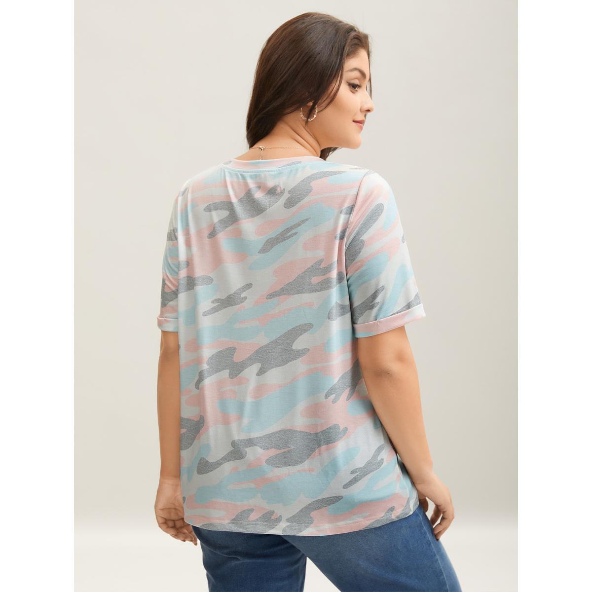 Plus Size Camouflage Print V-Neck Curvy T-Shirt Nudepink Women Elegant Roll Hem V-neck Everyday T-shirts BloomChic 12/L Product Image
