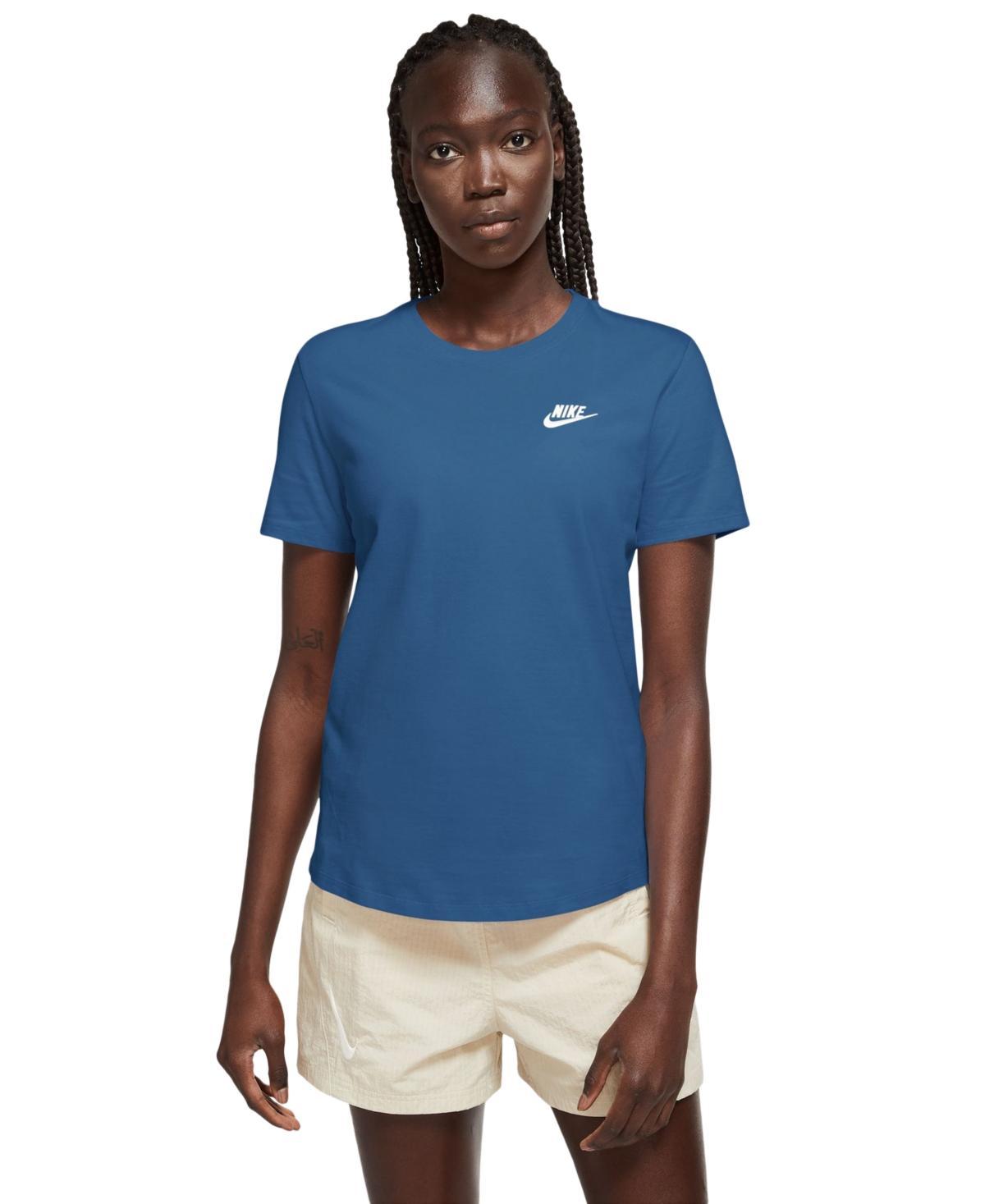 Women's Nike Sportswear Club Essentials Tee, Size: XS, Black Product Image