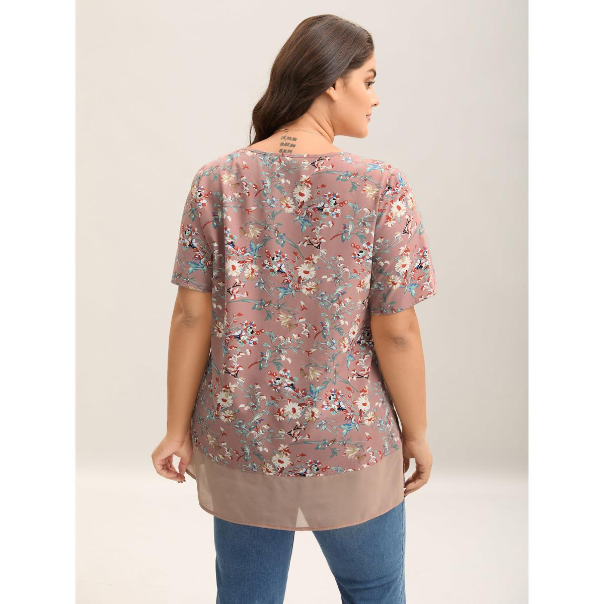 Plus Size DustyPink Garden Print Spliced V-Neck Blouse Women Elegant Short sleeve V-neck Everyday Blouses BloomChic 22-24/3X Product Image