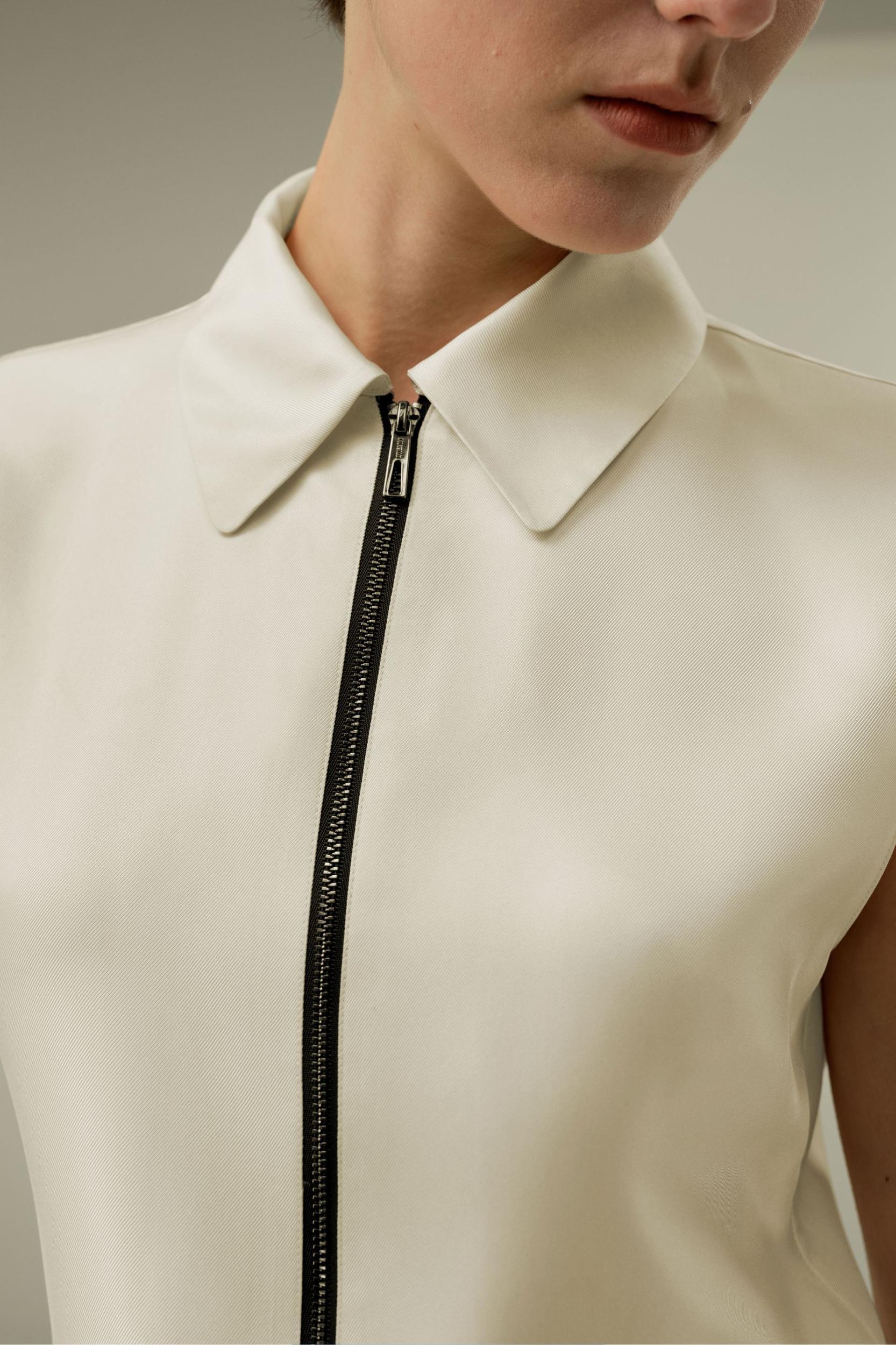 Sleeveless Full Zip Silk Vest Product Image